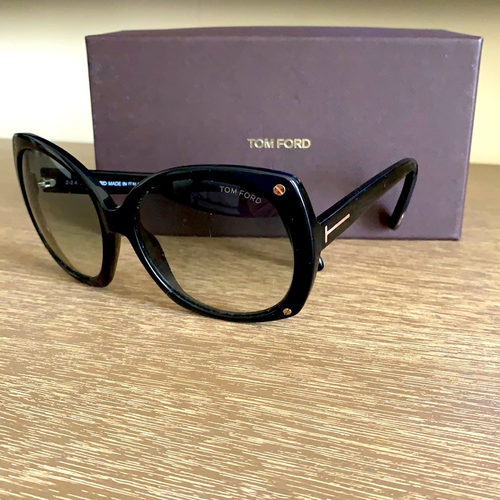 Women’s Tom Ford “Gabriella” Sunglasses